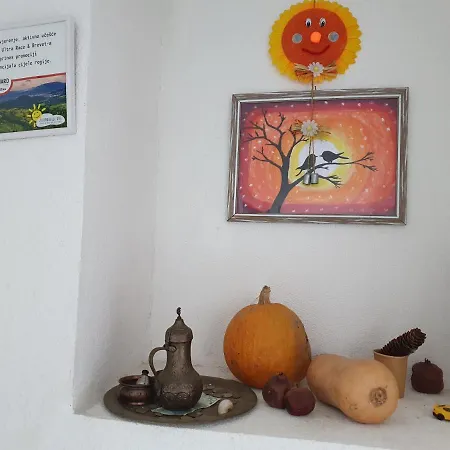 Family Near Old Town モスタル