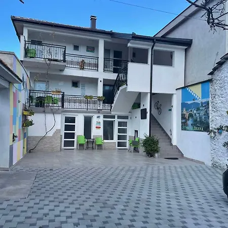 Apartment Family Near Old Town